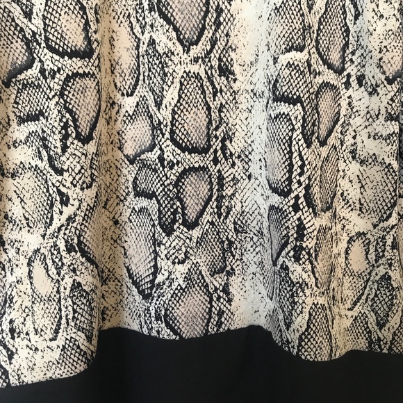 Bianca Nygard Reptile Snakeskin Animal Print Tunic Top Size Large - Picture 9 of 10